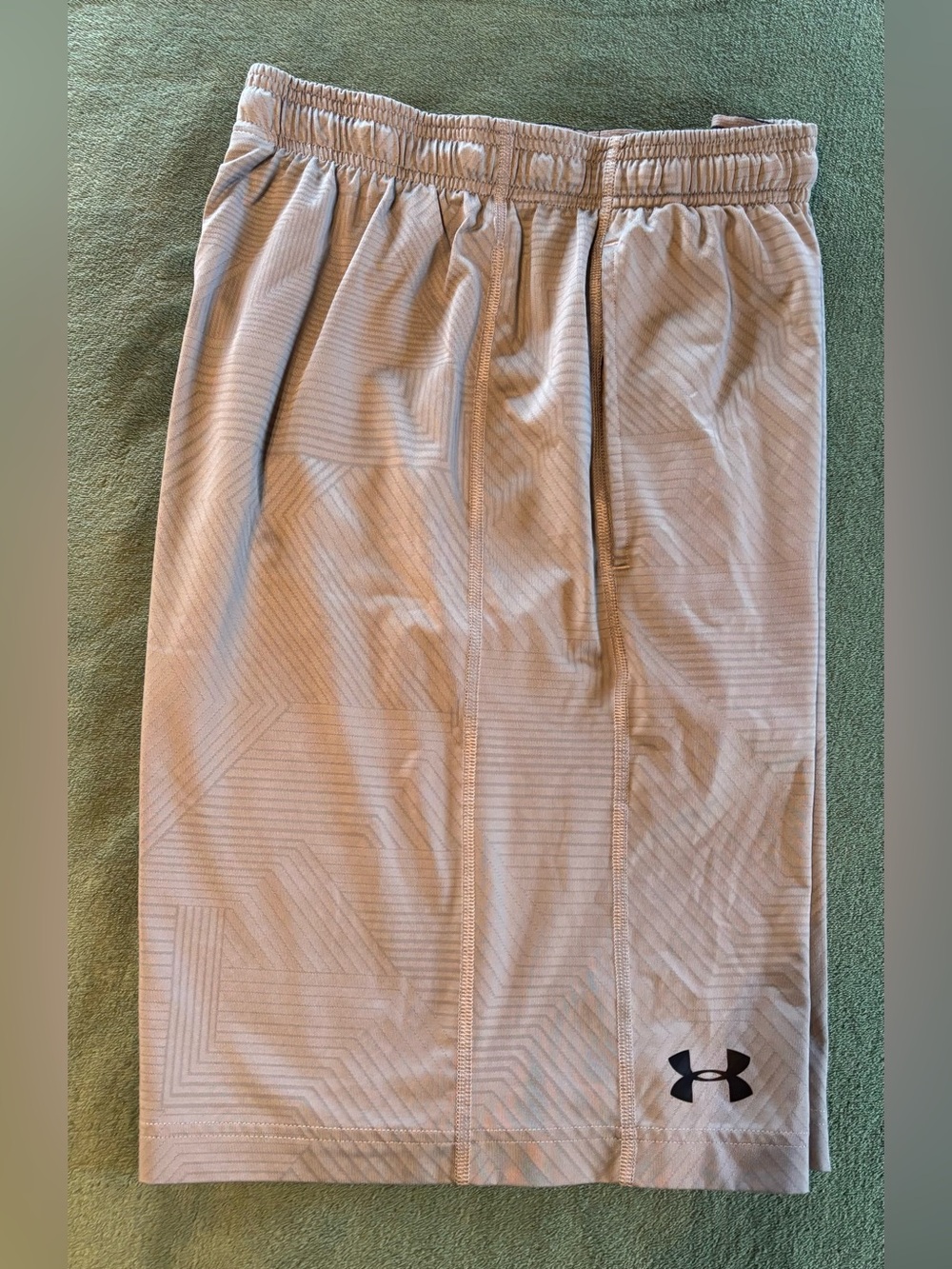 Under Armour Men’s Loose Heatgear Athletic Shorts w/Geo Print, Size: M. (6510)